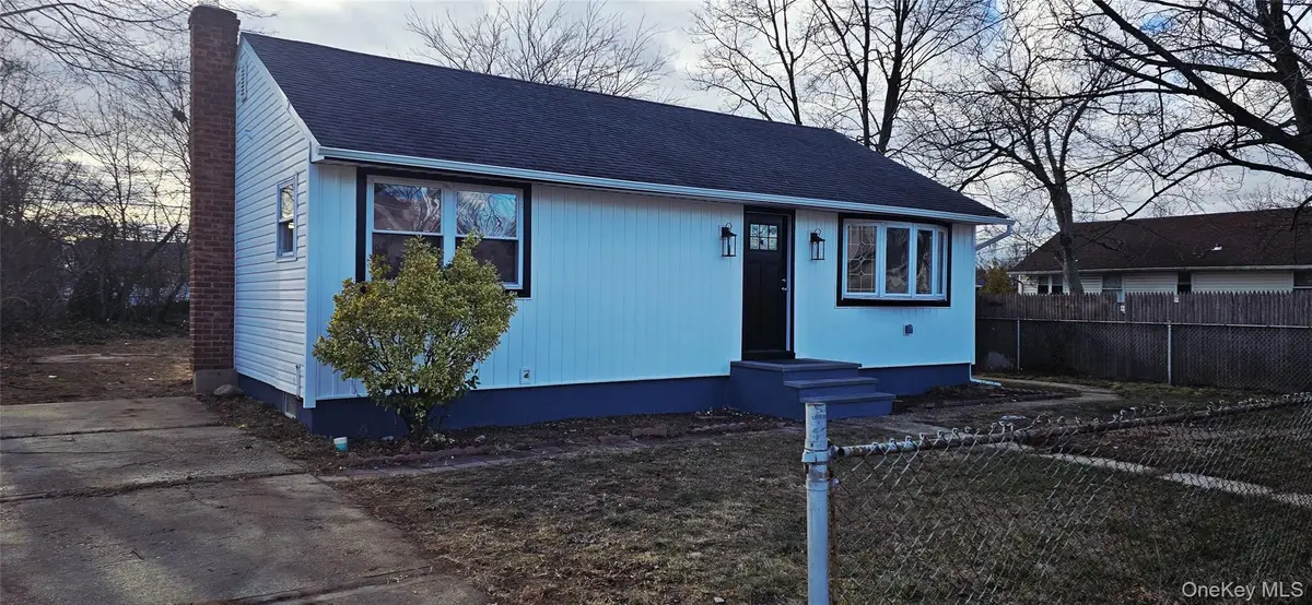 33 Silverpine Drive, Amityville, NY 11701 - Image #1