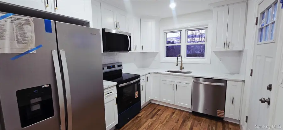 33 Silverpine Drive, Amityville, NY 11701 - Image #3