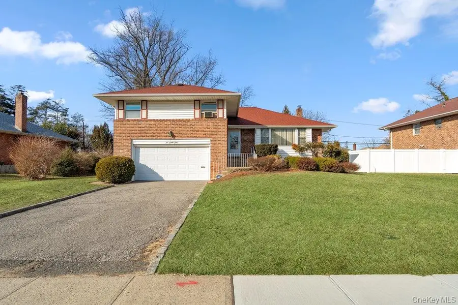 527 Alicia Drive, Westbury, NY 11590 - #3