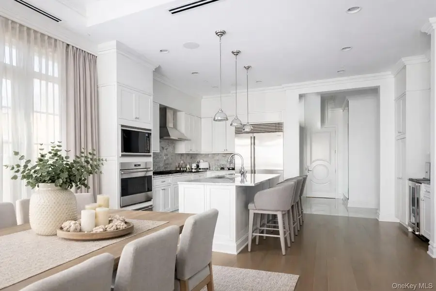 5000 Royal Court #5307, North Hills, NY 11040 - #2