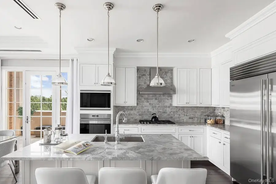 5000 Royal Court #5307, North Hills, NY 11040 - #3