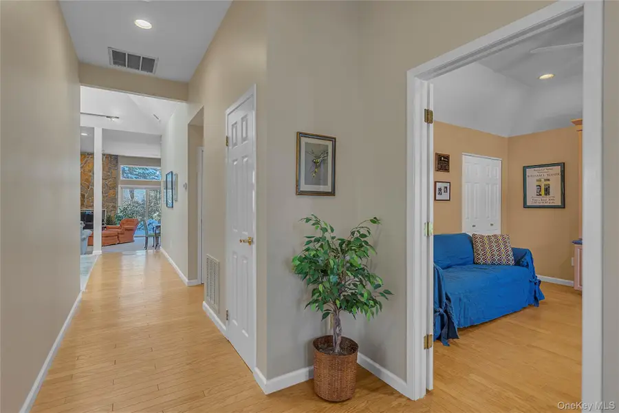 51 Hidden Ridge Drive, Syosset, NY 11791 - Image #3