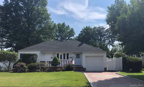 69 Soundview Road, Great Neck, NY 11020