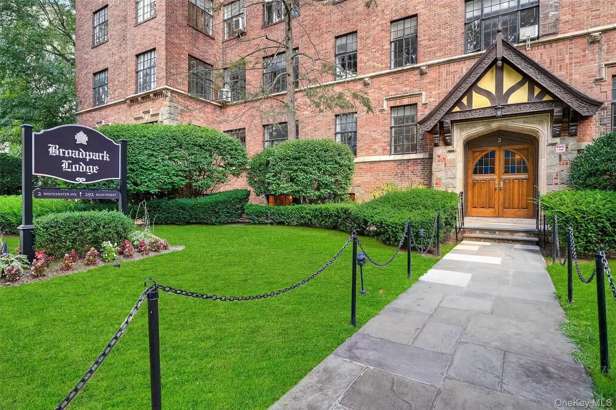 2 Westchester Avenue #3Q, White Plains, NY 10601 - Image #1