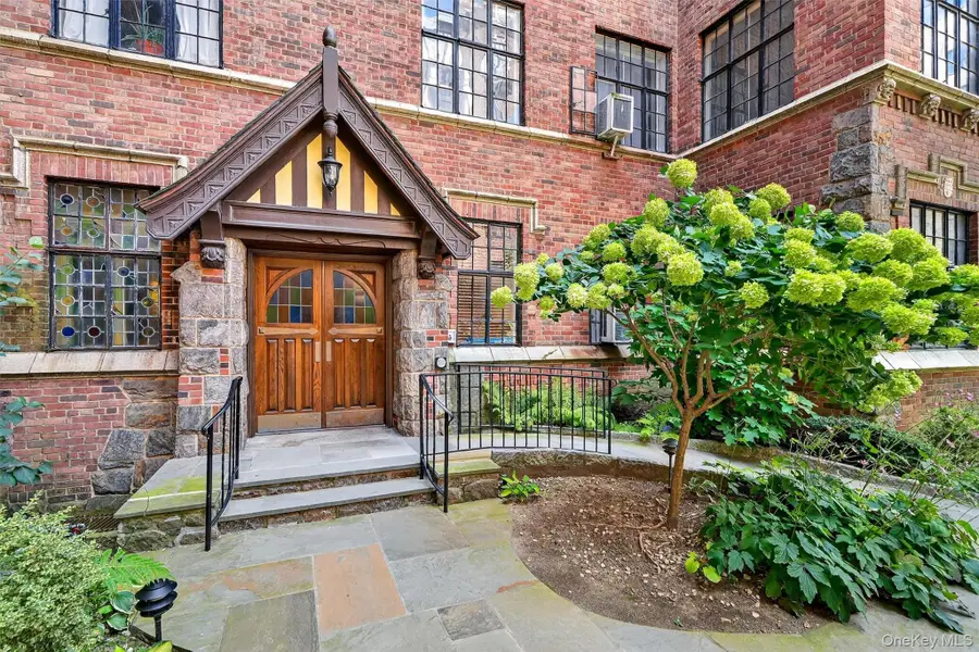 2 Westchester Avenue #3Q, White Plains, NY 10601 - Image #2