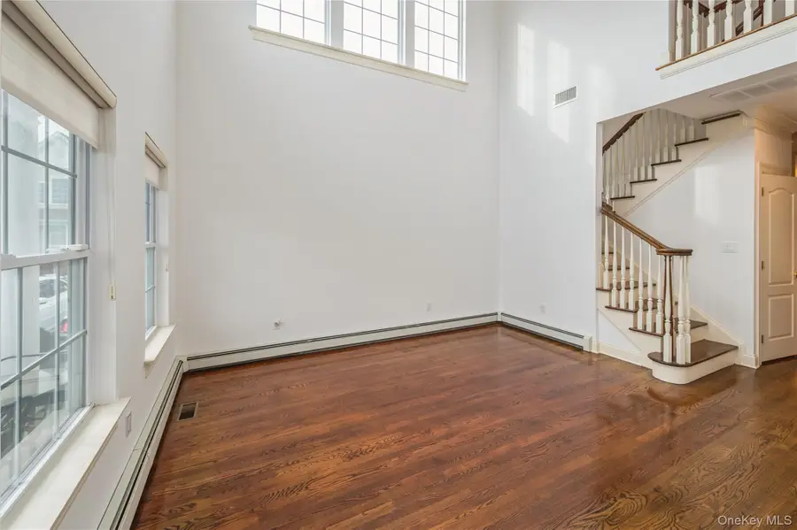 22 Meadow Court, Oakdale, NY 11769 - Image #3