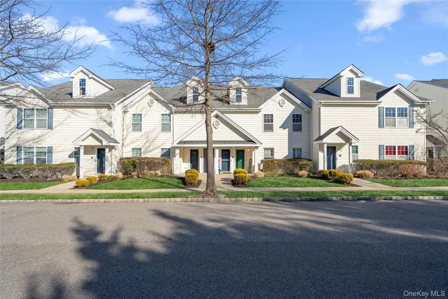 138 Brattle Circle, Melville, NY 11747 - Image #2