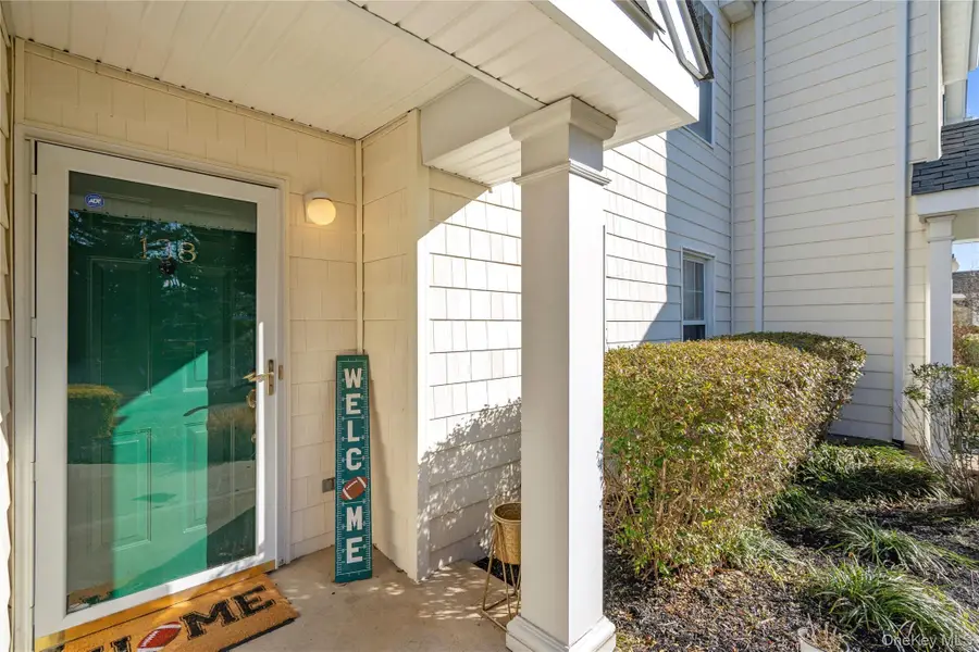 138 Brattle Circle, Melville, NY 11747 - Image #3