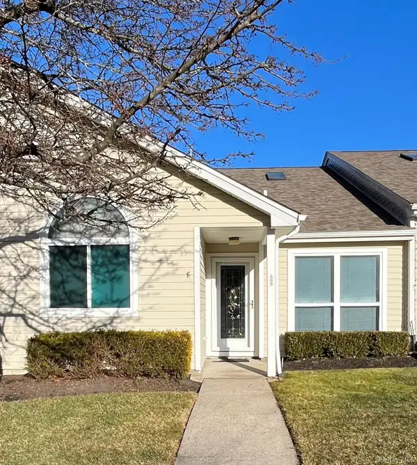 566 Birchwood Park Drive #566, Middle Island, NY 11953