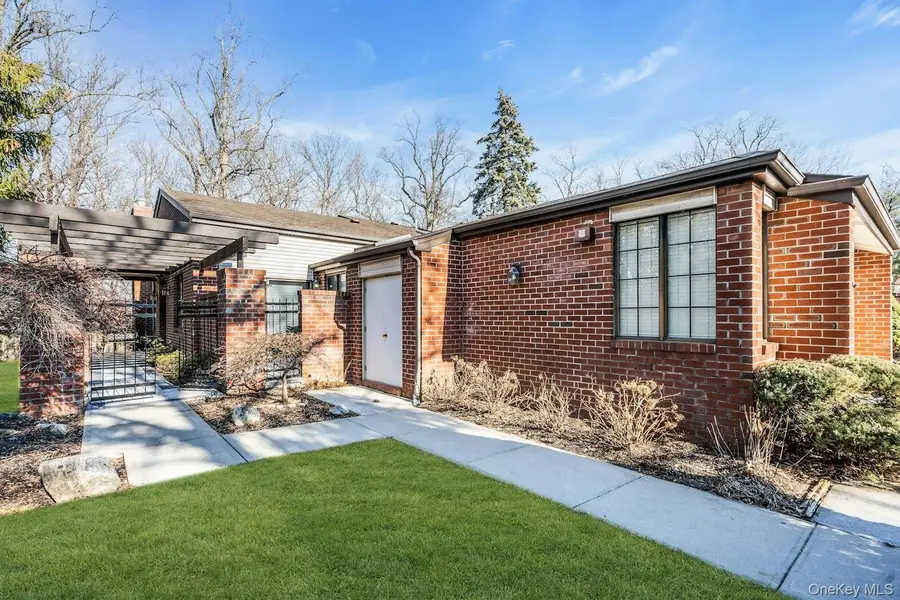 304 Aerie Court, Manhasset, NY 11030 - #2