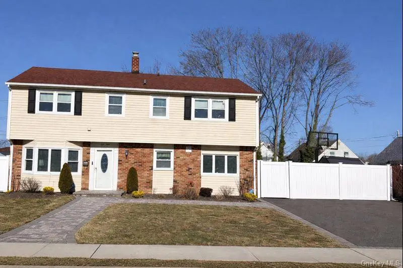 53 Clay Lane, Levittown, NY 11756 - Image #1