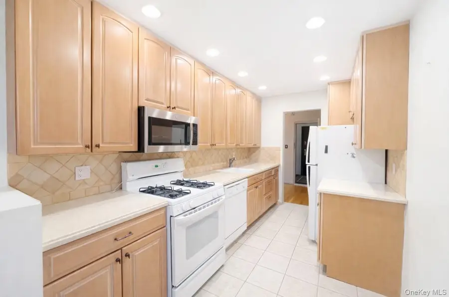 209-25 18th Ave #4C, Bayside, NY 11360 - #3