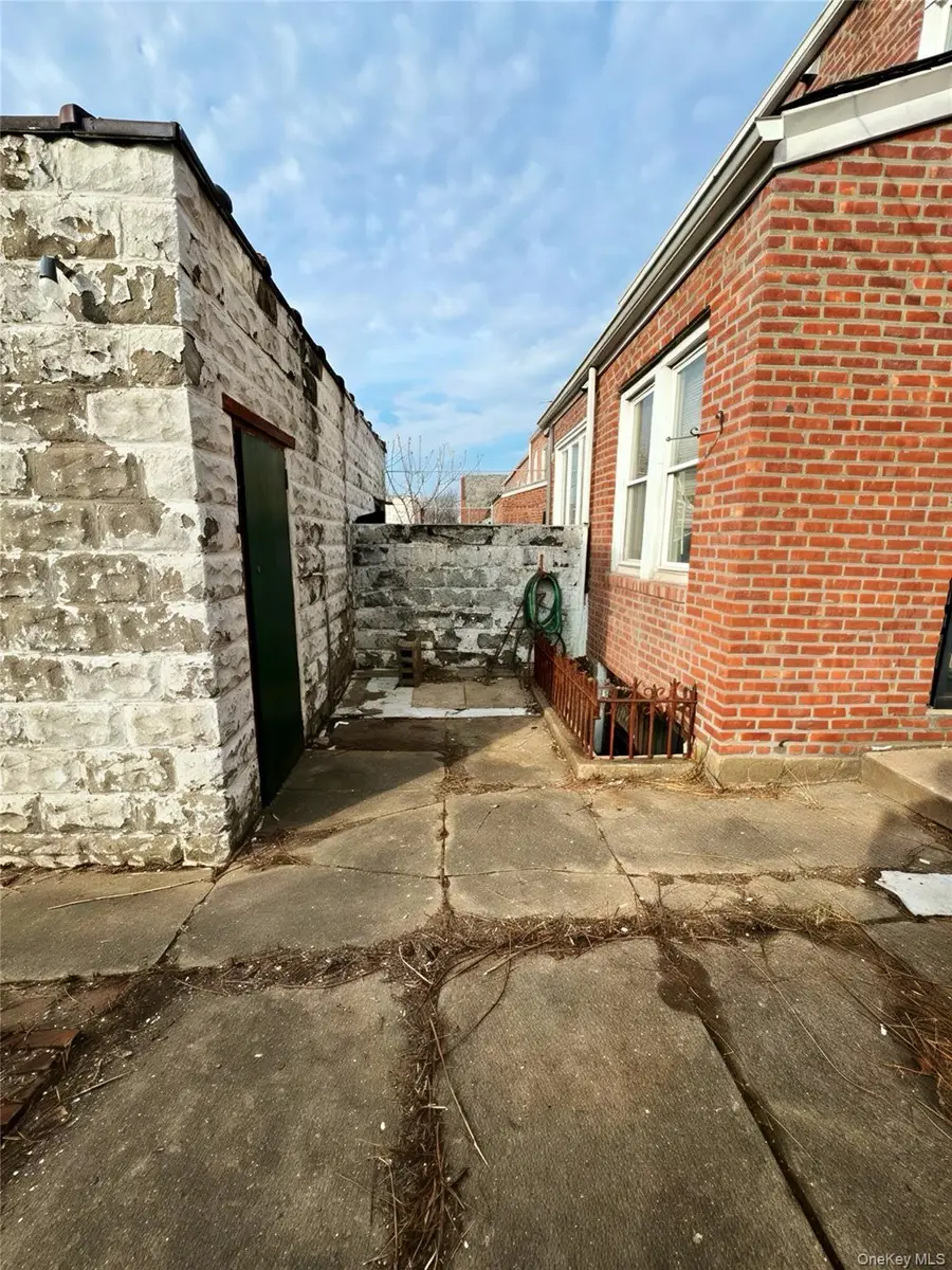 47-18 190th Street, Fresh Meadows, NY 11365 - Image #2