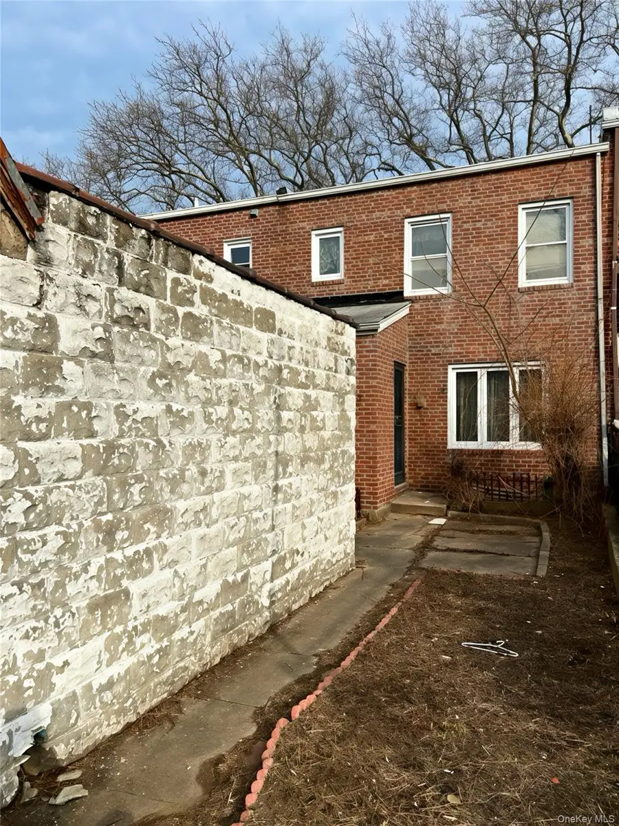 47-18 190th Street, Fresh Meadows, NY 11365 - Image #3