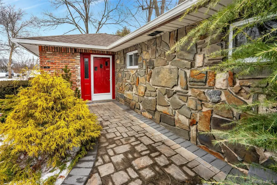 195 Norma Avenue, West Islip, NY 11795 - #3