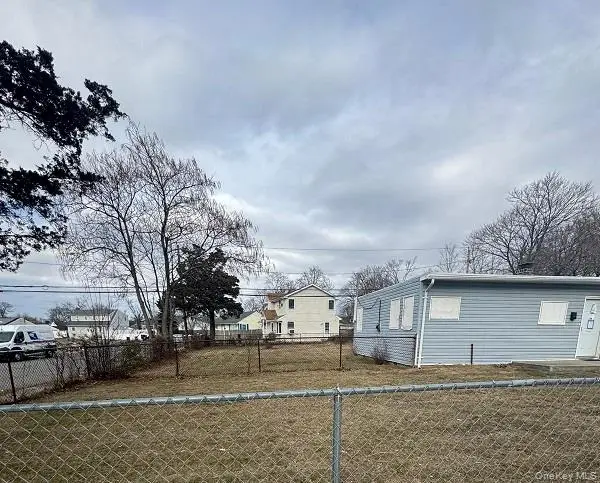 20 Somerset Road N, Amityville, NY 11701 - Image #2