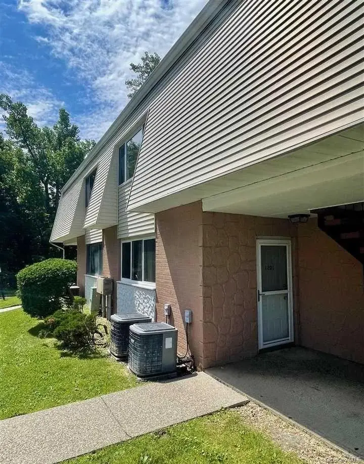 1201 Mcintosh Place #12A, Newburgh, NY 12550 - Image #1