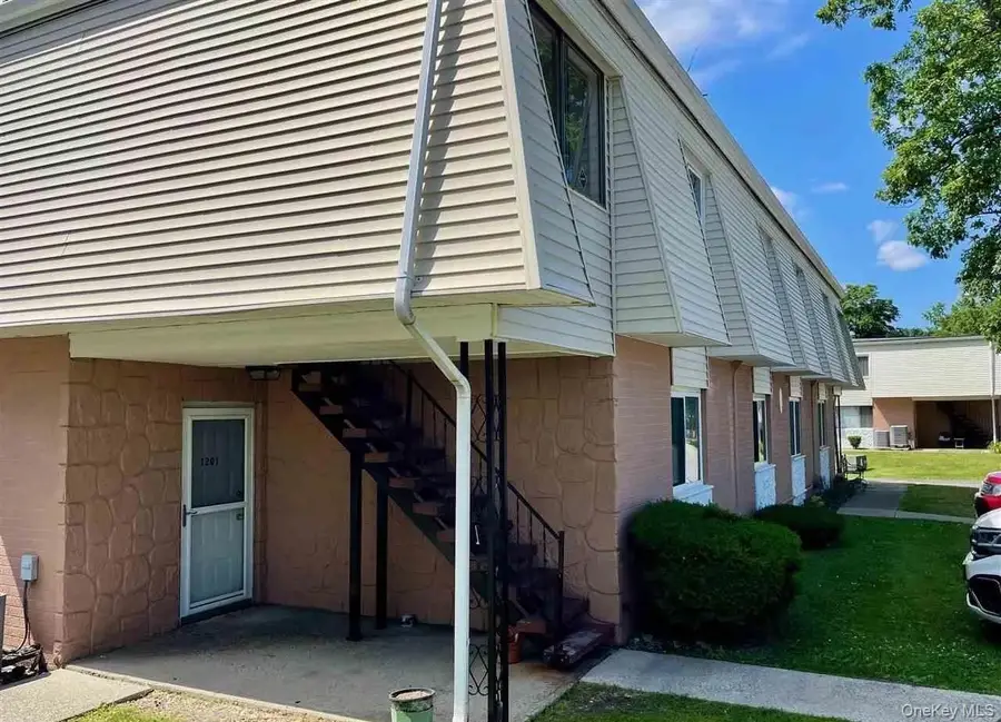 1201 Mcintosh Place #12A, Newburgh, NY 12550 - Image #3