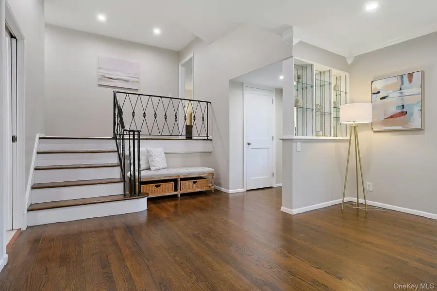 2 Doris Drive, Scarsdale, NY 10583 - Image #2