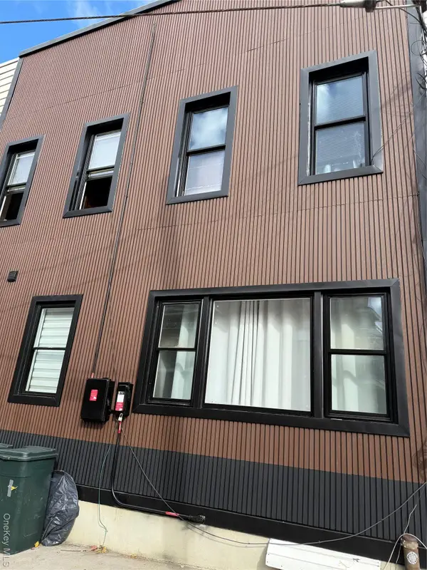 6089 54th Street, Maspeth, NY 11378