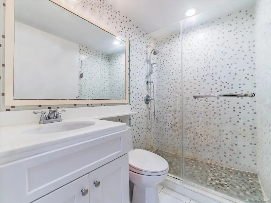 13203 Sanford Avenue #6I, Flushing, NY 11355 - Image #2