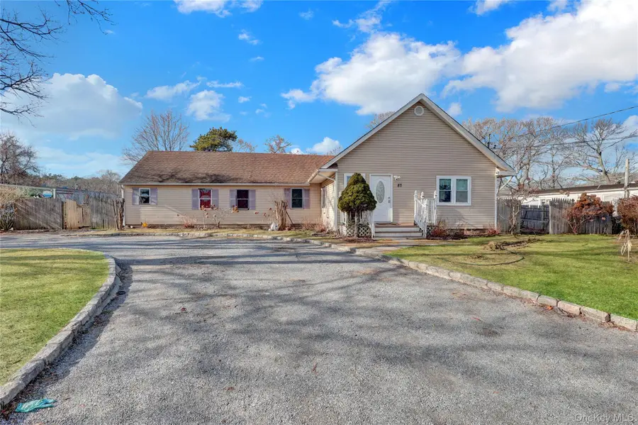 87 Vail Avenue, Riverhead, NY 11901 - Image #2