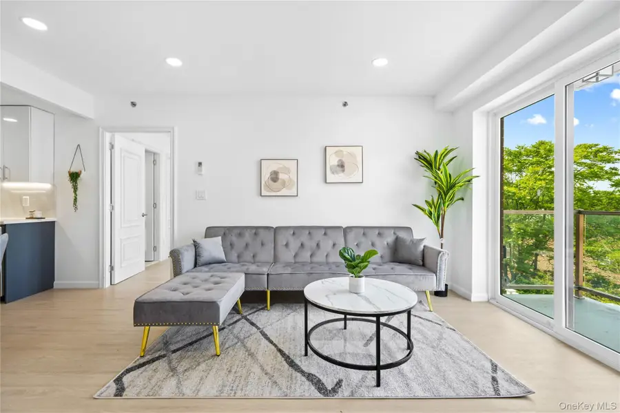 13450 Blossom Avenue #5E, Flushing, NY 11355 - Image #2