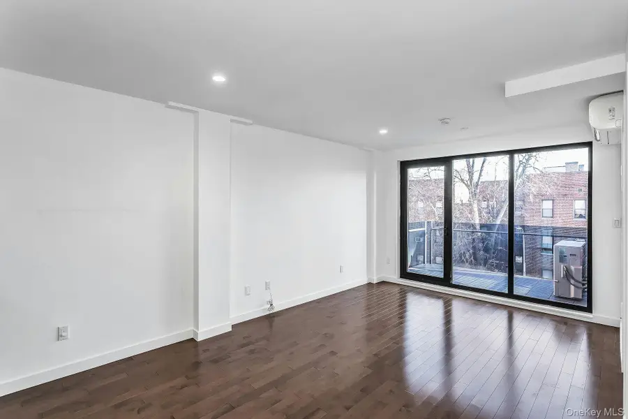 43-12 214th Place #4D, Bayside, NY 11361 - Image #2