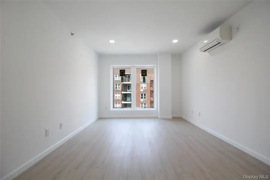 13450 Blossom Avenue #3D, Flushing, NY 11355 - Image #2