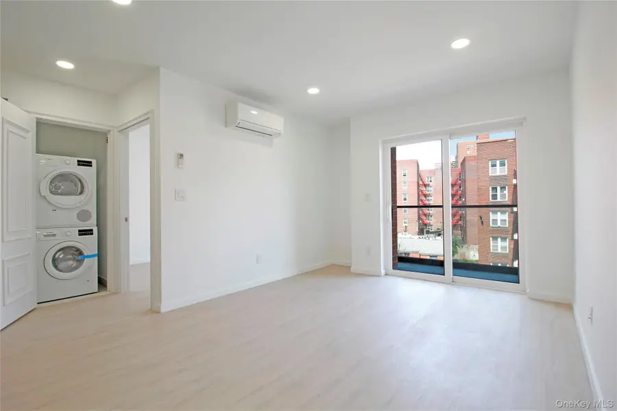 13450 Blossom Avenue #3D, Flushing, NY 11355 - Image #3