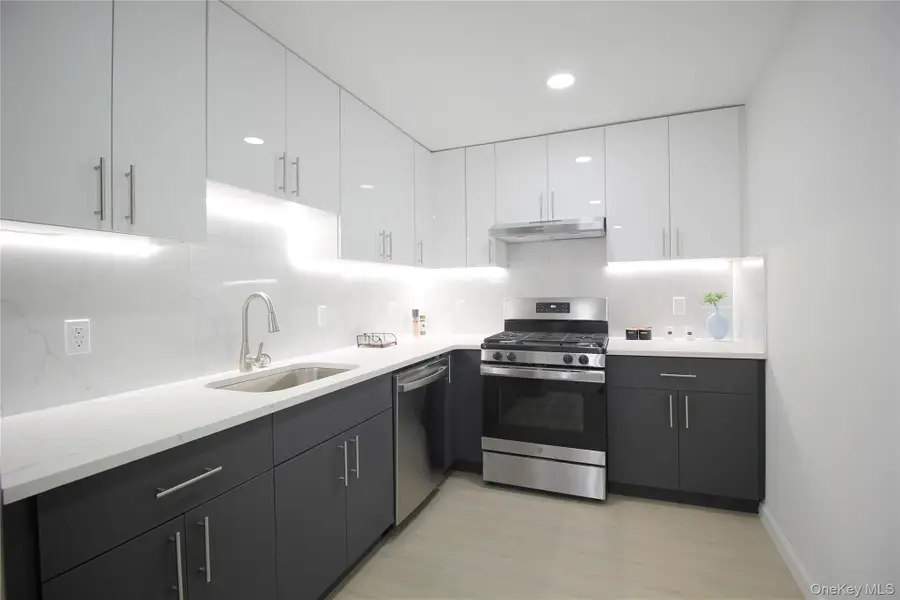 13450 Blossom Avenue #4J, Flushing, NY 11355 - Image #2