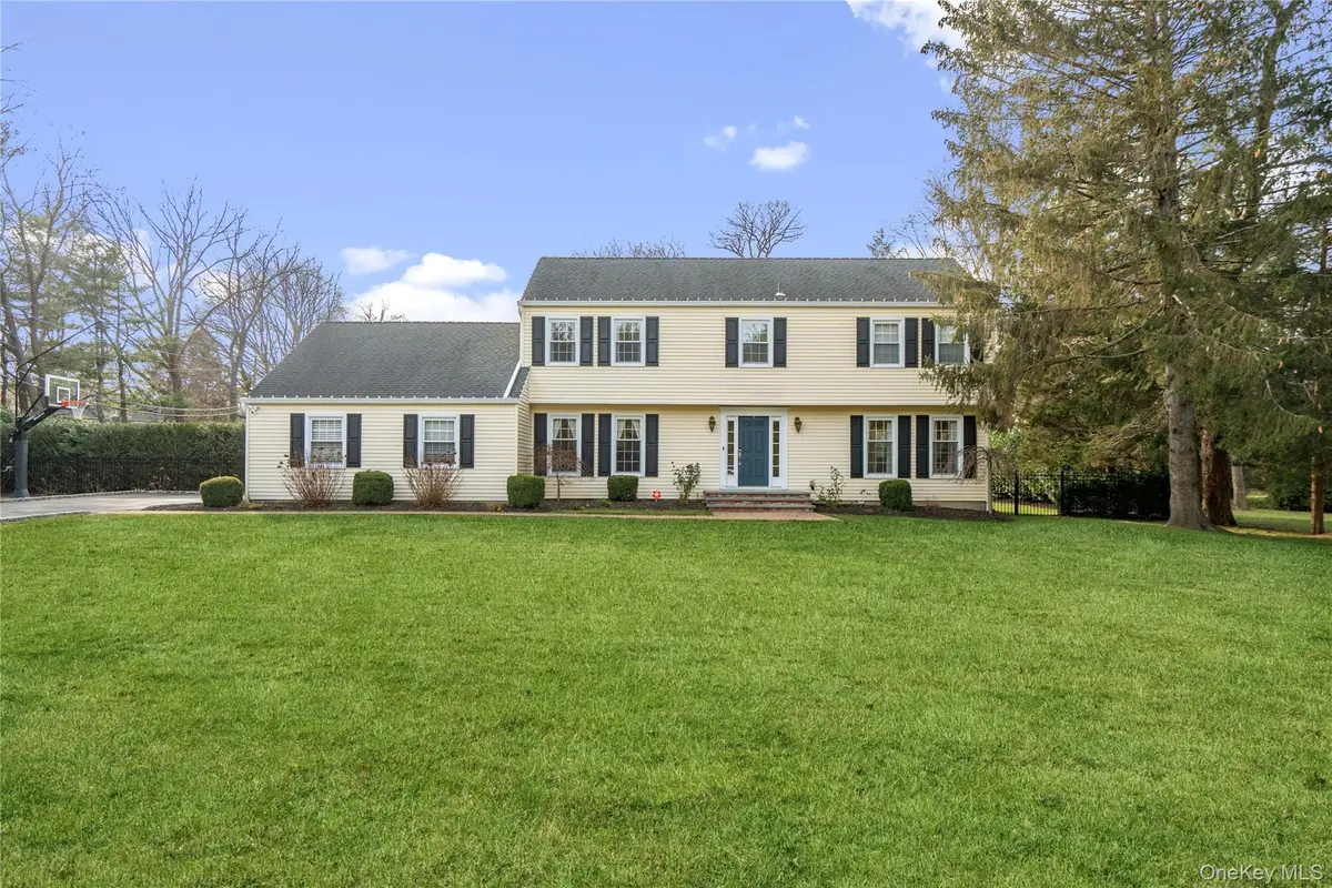 172 Burtis Lane, Syosset, NY 11791 - Image #1