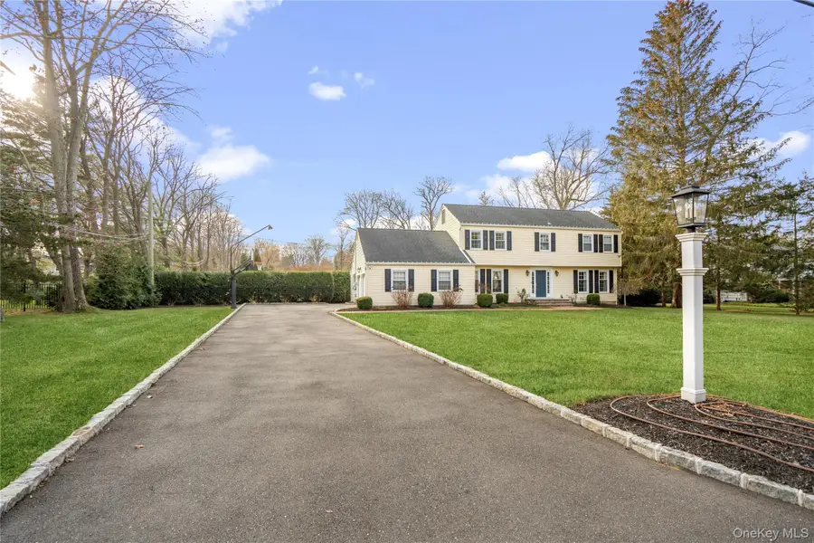 172 Burtis Lane, Syosset, NY 11791 - Image #2