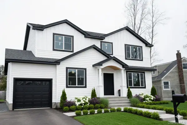 3 Bentley Road, Plainview, NY 11803