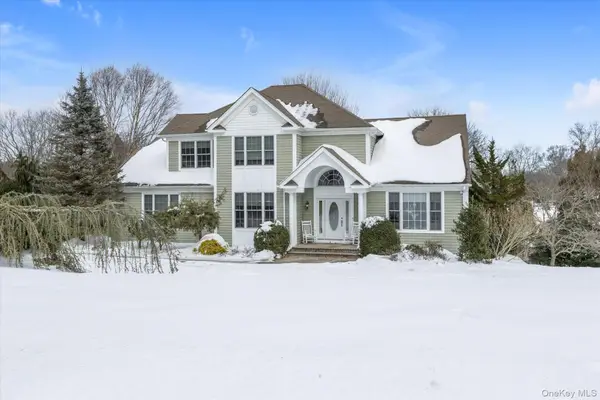 86 Louise Court, Riverhead, NY 11901