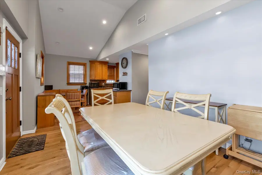 2528 Balsam Avenue, East Meadow, NY 11554 - Image #3