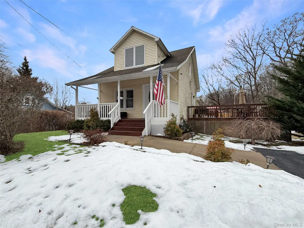 18 Grove Street, Highland, NY 12528 - #1