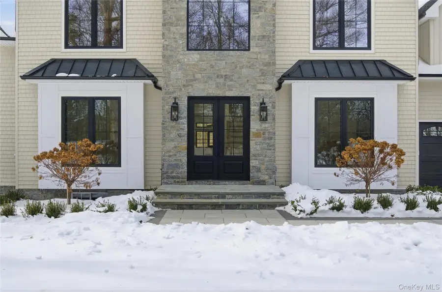 115 Weeks Drive, Dix Hills, NY 11746 - #2