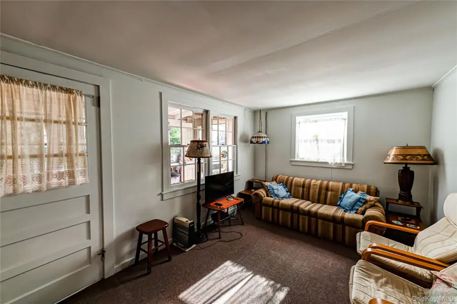 9 Eastway Path, Baiting Hollow, NY 11933 - Image #3