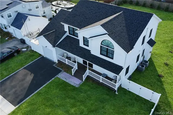 551 Grand Avenue, Lindenhurst, NY 11757