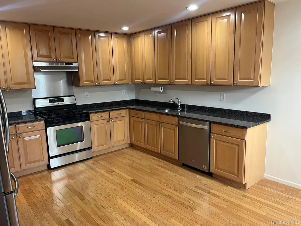 82 Lakeview Drive, Manorville, NY 11949 - Image #1