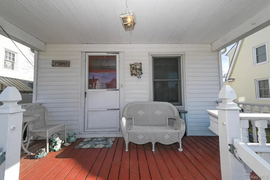 165 Cochran Place, Valley Stream, NY 11581 - Image #2