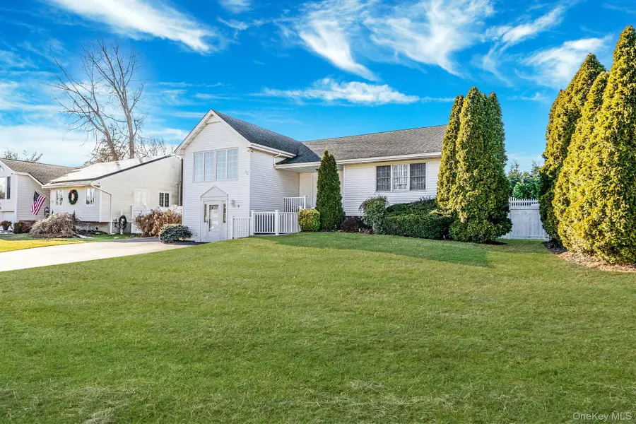 18 Amapola Lane, Kings Park, NY 11754 - Image #3