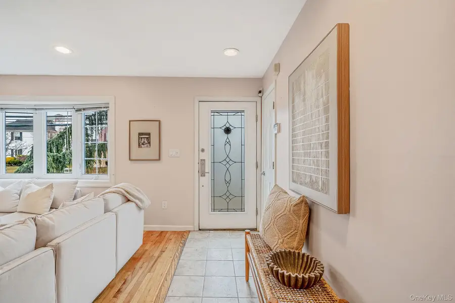 137 Charles Street, Lynbrook, NY 11563 - Image #2