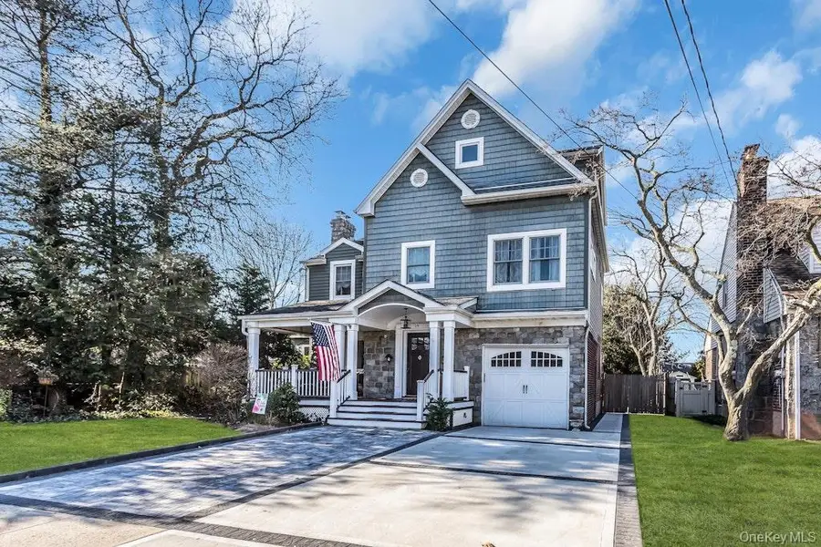 14 Hawthorne Street, Lynbrook, NY 11563 - Image #2