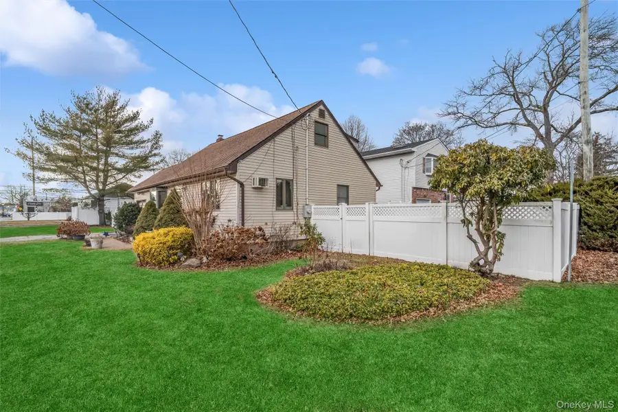 29 Lexington Avenue, West Babylon, NY 11704 - Image #2