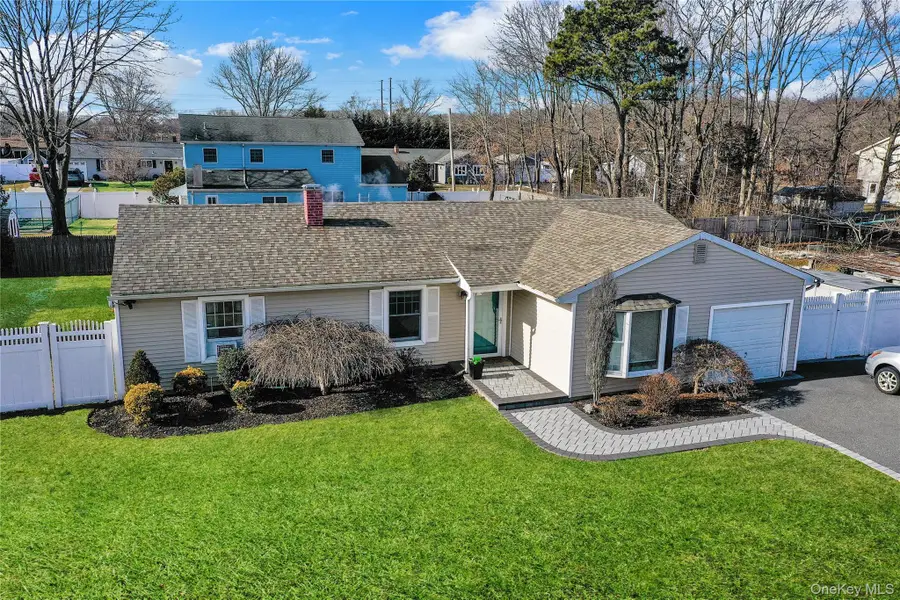 92 Bellwood Avenue, South Setauket, NY 11720 - Image #2