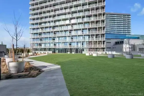 131-02B 40th Road #4U, Flushing, NY 11354