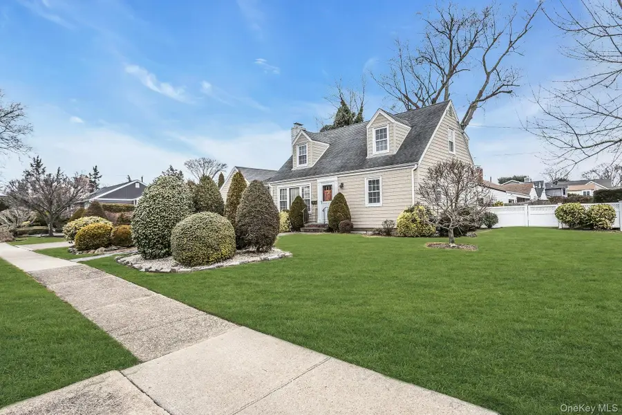 26 Bayview Avenue, Massapequa, NY 11758 - Image #2