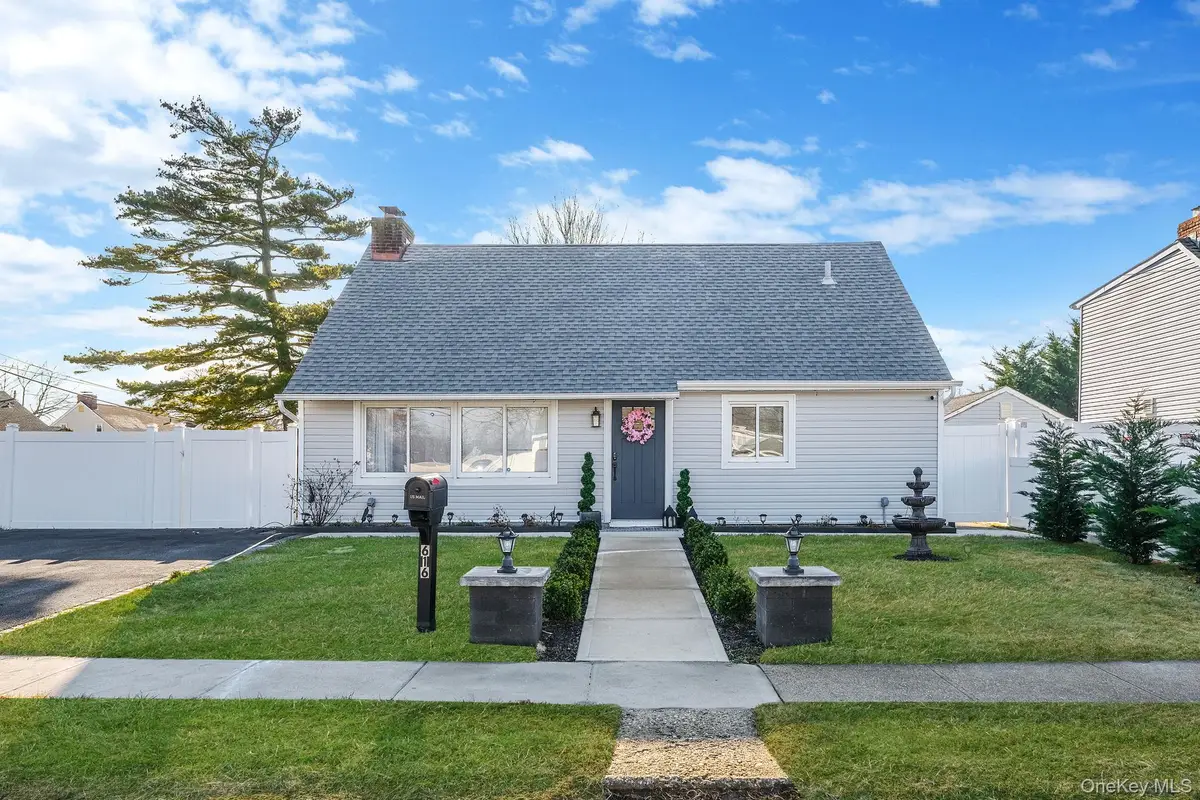 616 Kenmore Avenue, Copiague, NY 11726 - Image #1